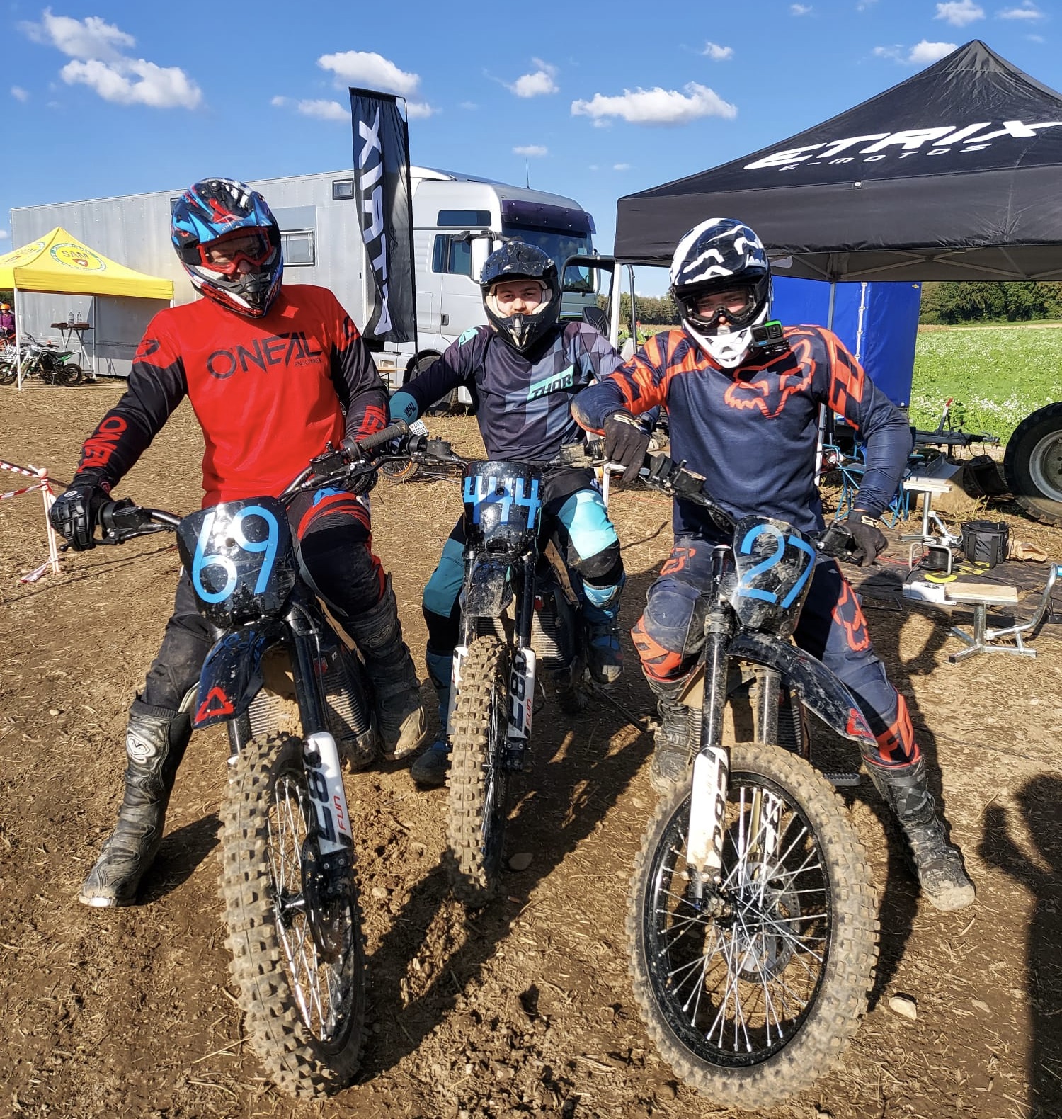 Matic, Marco et Steven peu avant la course d’eCross